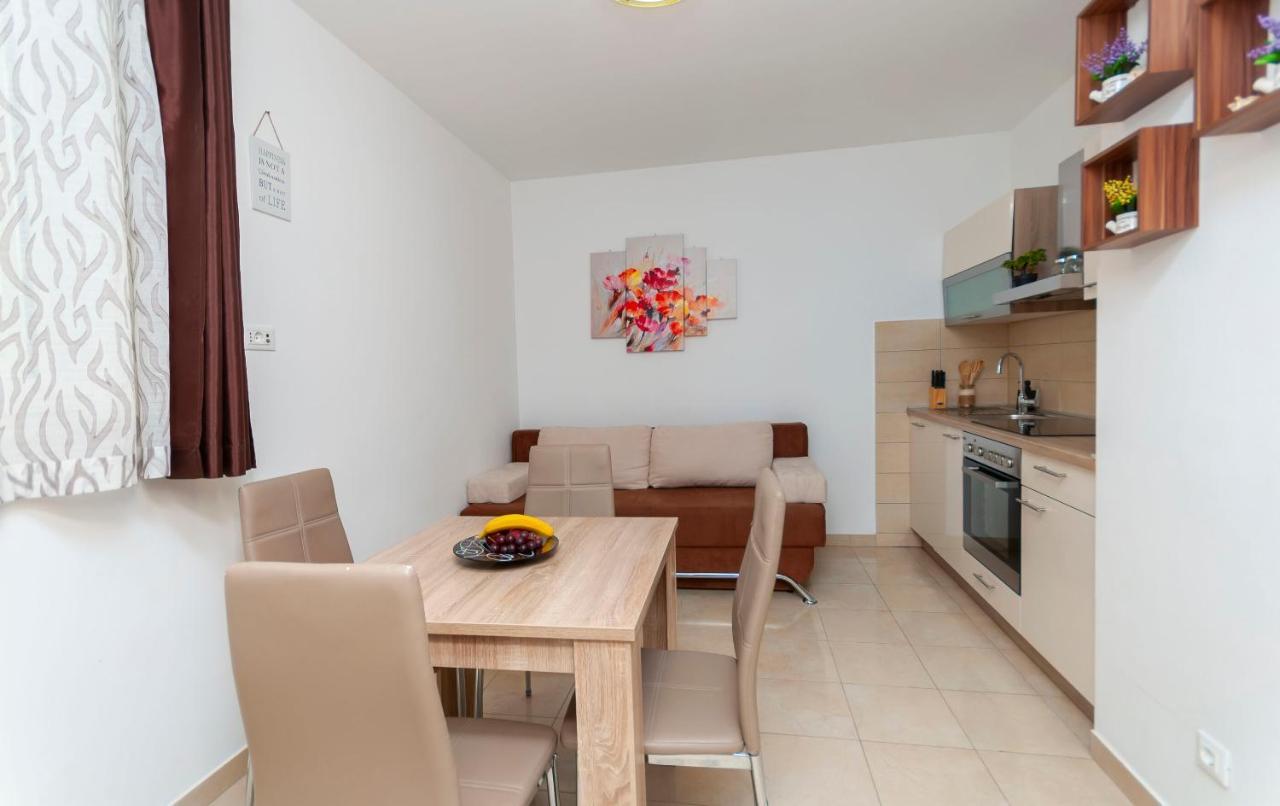 Apartament Dream Mimice