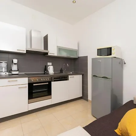 Apartments Beach Dream Mimice Exterior photo
