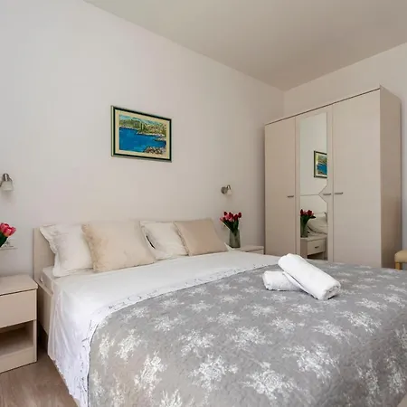 Apartments Beach Dream Mimice Exterior photo